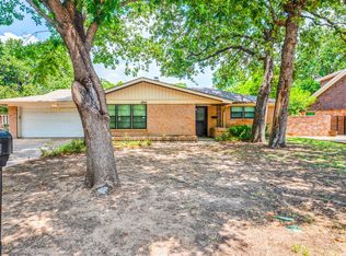 244 Ridgecrest Dr, Hurst, TX 76053