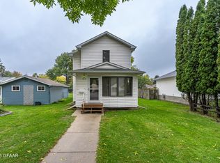 518 5th Ave SE, East Grand Forks, MN 56721