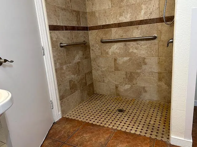 1296 Alderwood Ln — Photo 9