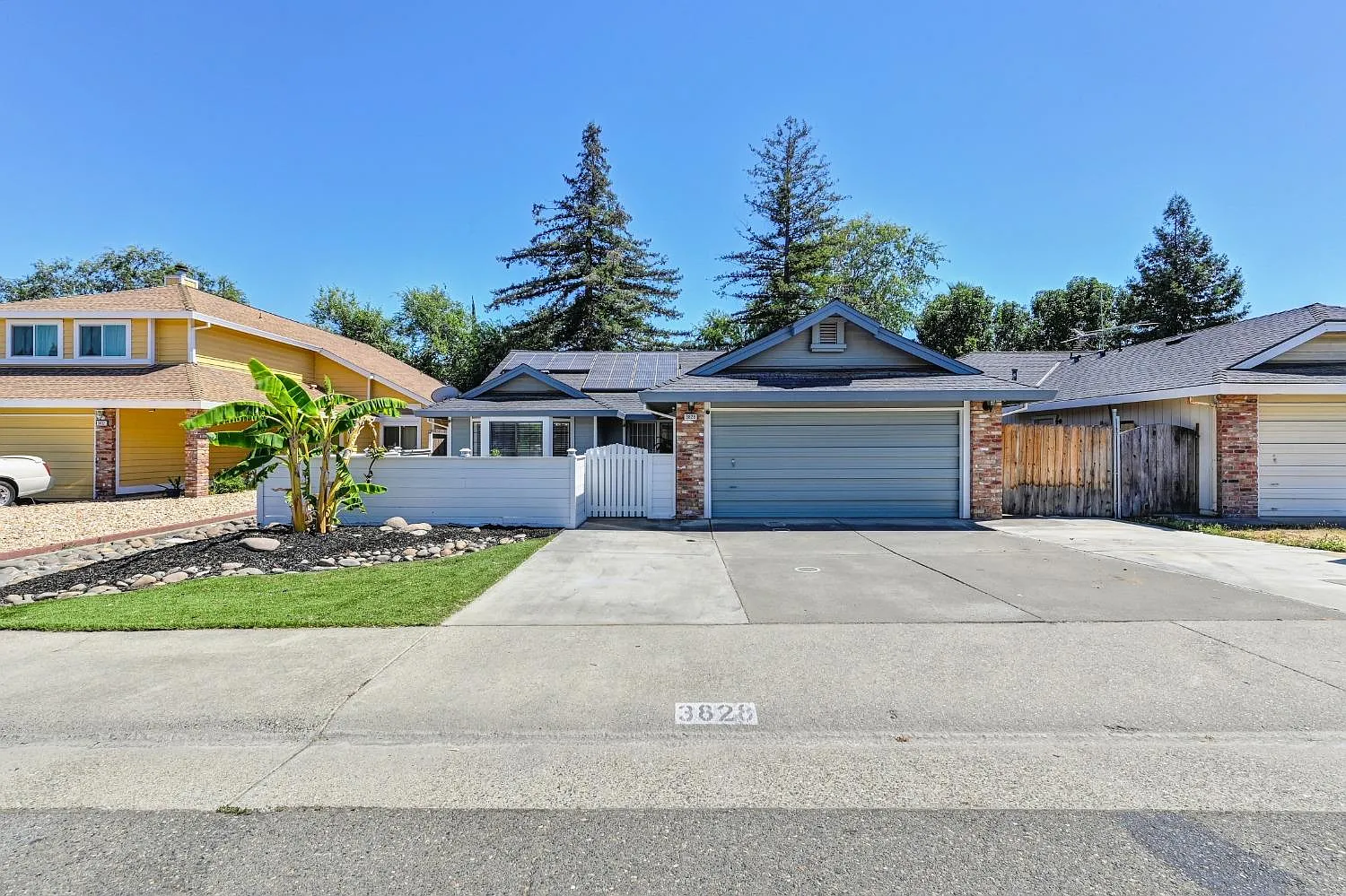 3828 Rollins Way photo 1