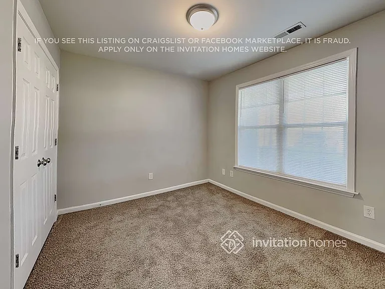 101 Blackthorne Ct — Photo 13