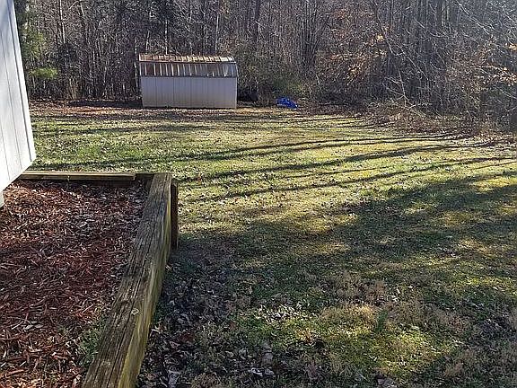 5th image of 143 Dry Hill Ln