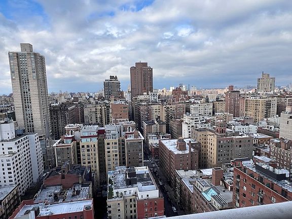 3rd image of 200 E 89th St APT 26B