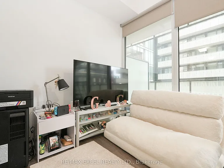 42 Charles St E #510 — Photo 8