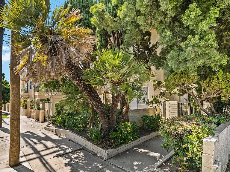11861 Texas Ave #6 — Photo 4