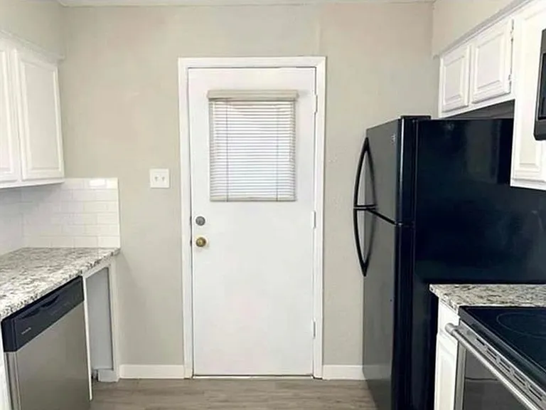 10650 Steppington Dr #122 — Photo 8
