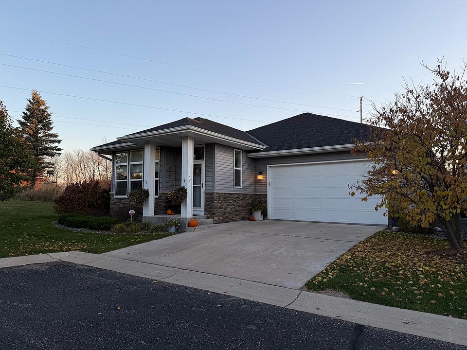 2nd image of 1142 Willowbrook Cir
