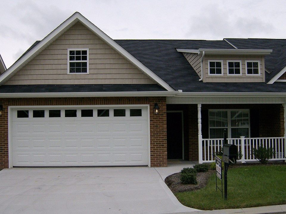 2BR 2BA 2 Car Garage