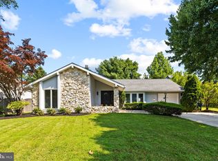 62 Stratford Ln, Mount Laurel, NJ 08054