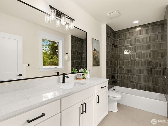 5th image of 815 130th Avenue NE