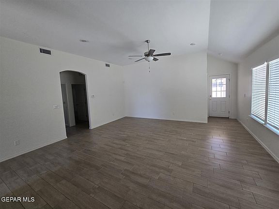 4th image of 1313 Meadow Rd