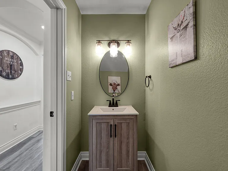 3215 Canterbury Ln — Photo 24