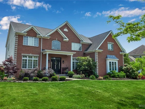 5657 Glen Iris Dr, Clarence Center, NY 14032