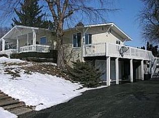 222 Parkview Dr, Kewanee, IL 61443