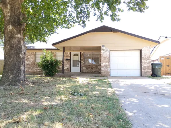 306 W Michael Dr, Midwest City, OK 73110