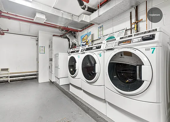 Sold by Triplemint | media 23