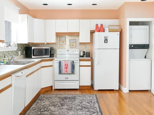 63 Fletcher St #1, Kennebunk, ME 04043