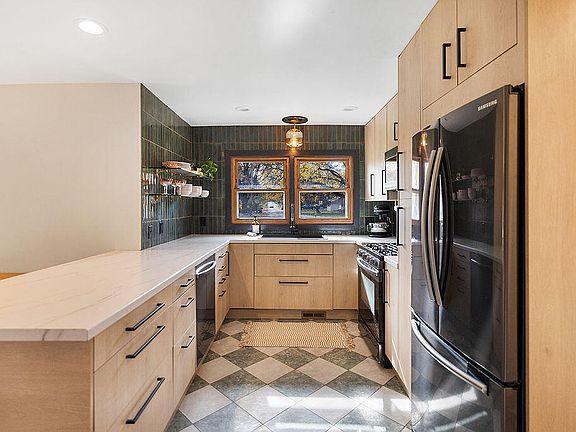 5th image of 3125 Leonard St NW