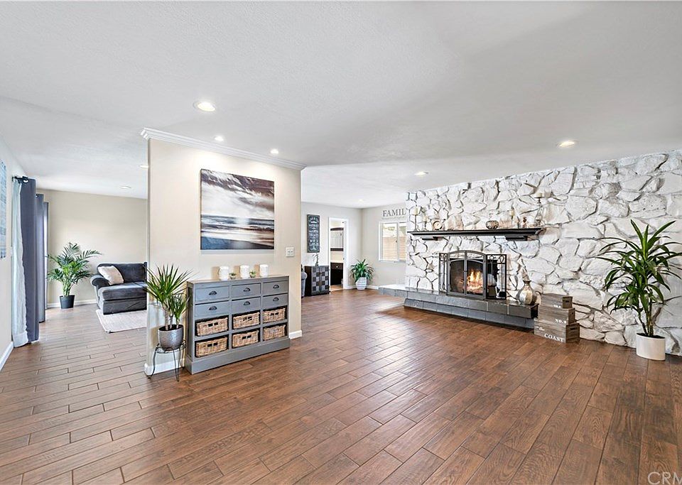 1st image of 7923 Goldenrod Cir