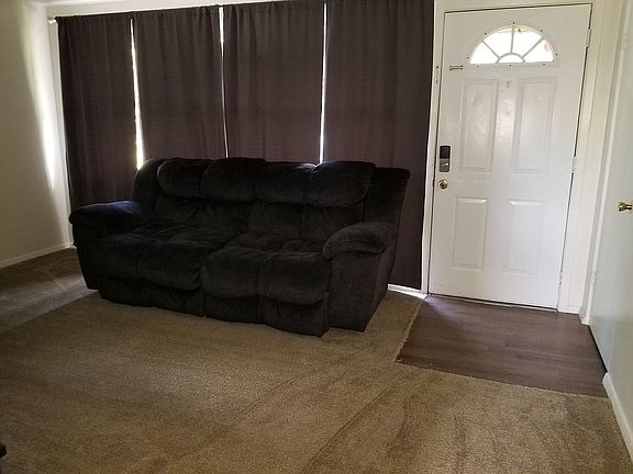 4th image of 48528 Sully Dr