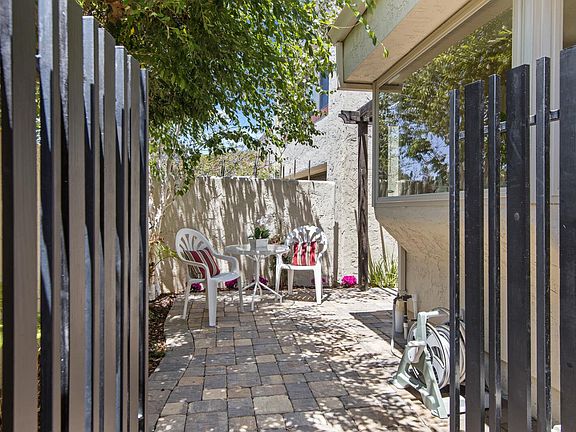 4th image of 34 Barcelona Cir