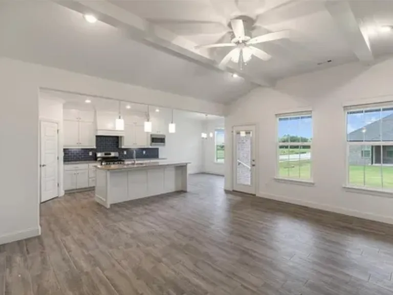 550 Piper Ln — Photo 8