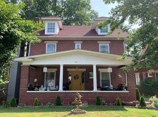 1712 Crestmont Dr, Huntington, WV 25701