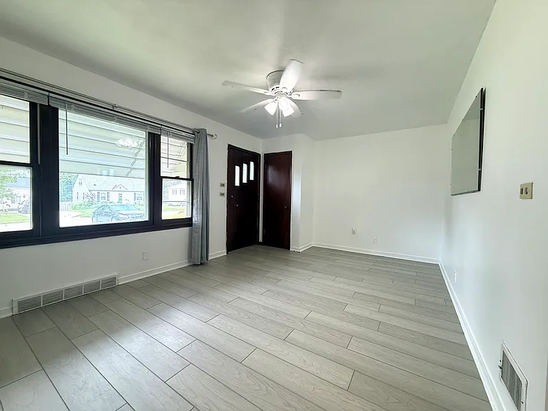 713 N 75th St — Photo 5