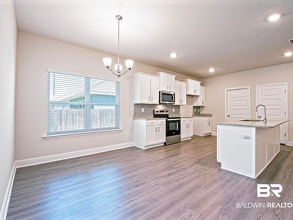 4th image of 1293 Holland St