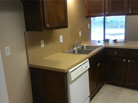 4th image of 2214 Richland Dr