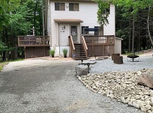 1152 Wallenpaupack Dr, Lake Ariel, PA 18436