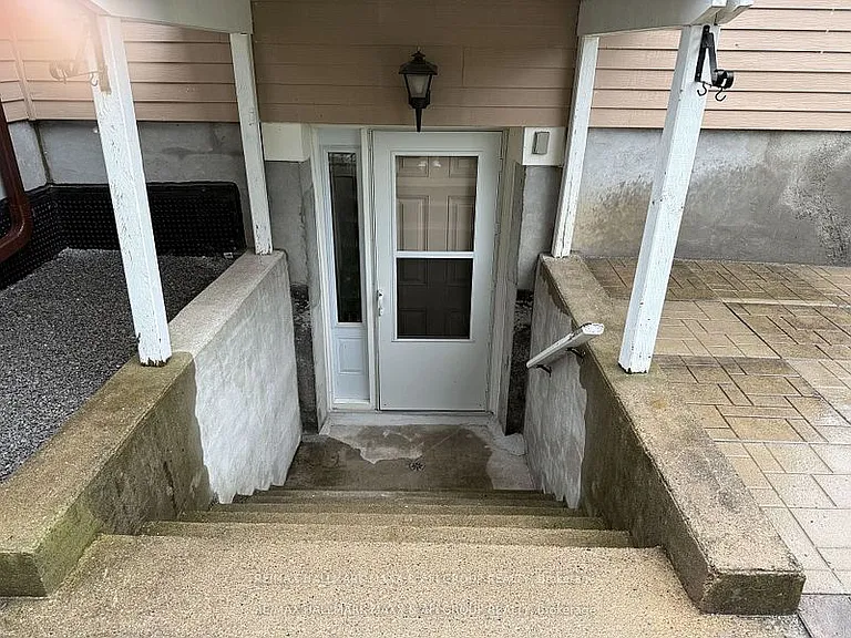 47 Metro Rd S — Photo 38