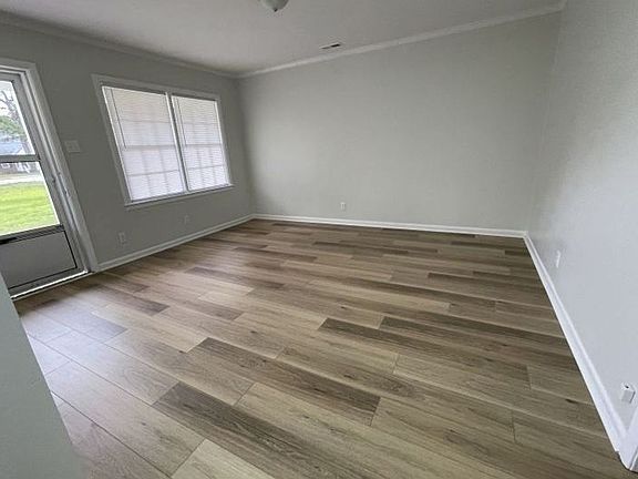 3rd image of 1408 N Berkeley Blvd APT B