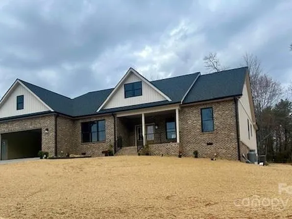 102 Harvest Meadow Dr #2, Hudson, NC 28638