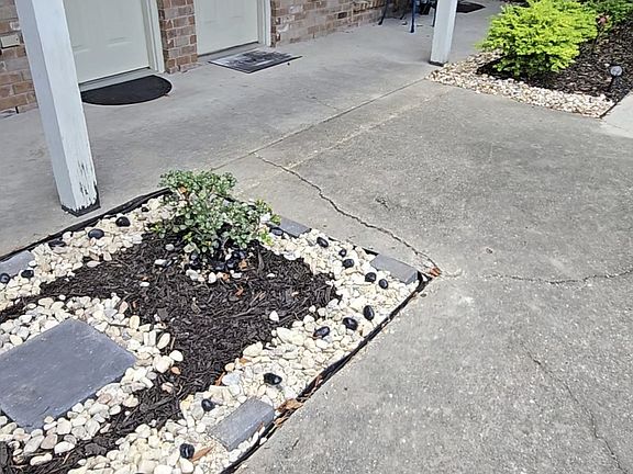 2nd image of 818 Meadow Bend Dr APT G
