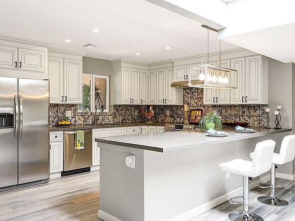 2nd image of 5313 N 78th Way