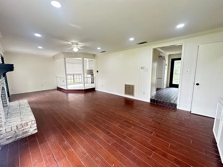 522 S Dresden Ct — Photo 5