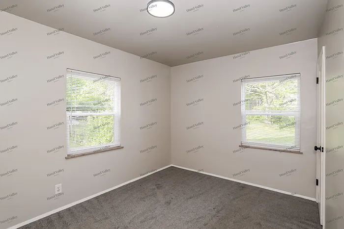 1008 Edgetree Ln — Photo 9