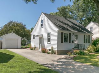 915 15th Ave NE, Rochester, MN 55906