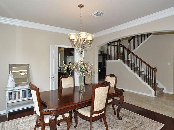 Dining room.
