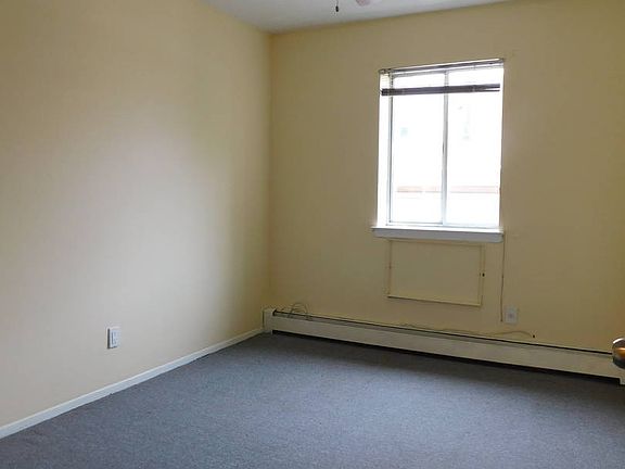5th image of 228 E 235th St APT 3