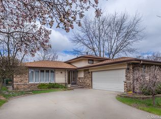 9006 S 82nd Ave, Hickory Hills, IL 60457