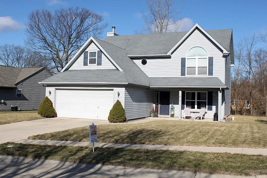 612 Bur Oak Ct W photo 1