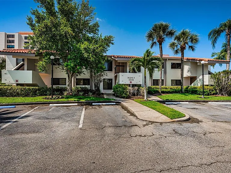 Bahia Del Mar Blvd — Photo 1