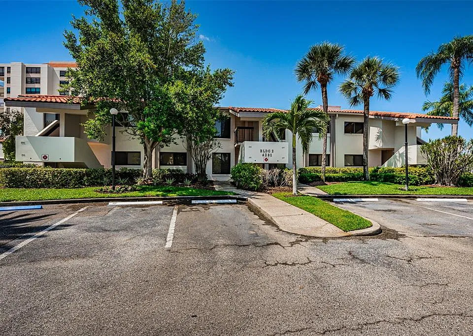 Bahia Del Mar Blvd