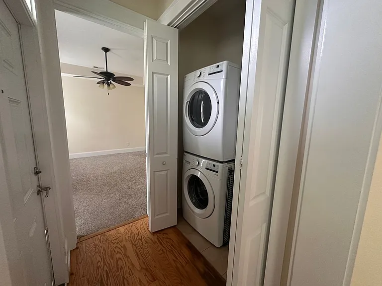 754 Murray Ave — Photo 15