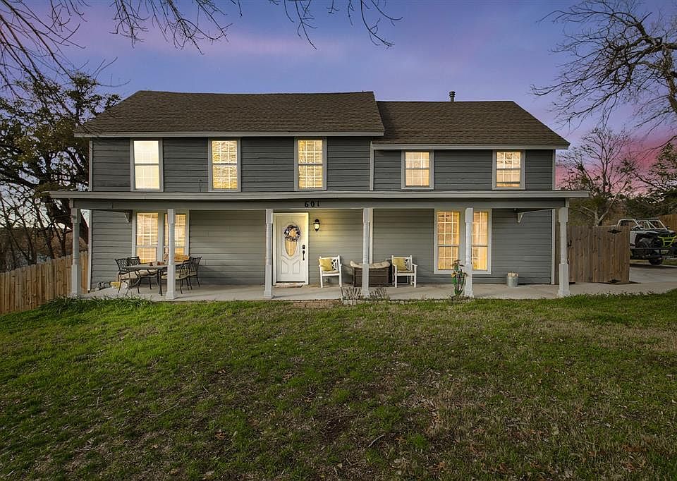 1st image of 601 Common St
