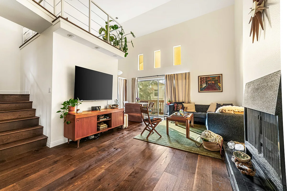 Building Photo - 4660 Coldwater Canyon Ave #16