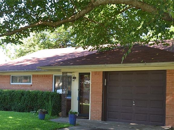 3rd image of 430 La Salle Dr