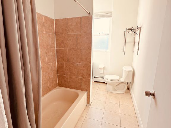 5th image of 2555 S Darien St